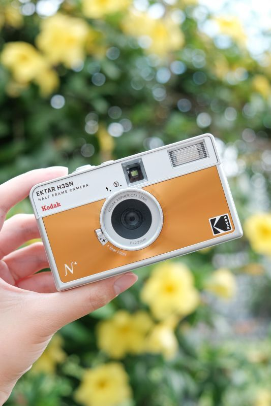 (コダック) Kodak ハーフ判フィルムカメラ Ektar H35N 【光沢オレンジ】